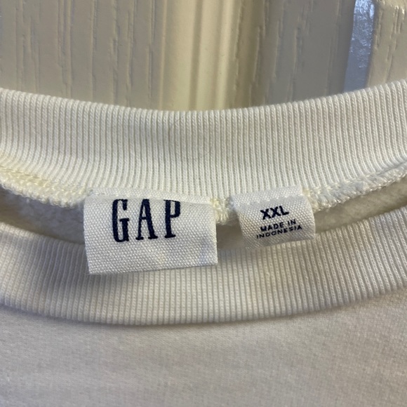 GAP Sweatshirt - Picture 2 of 2